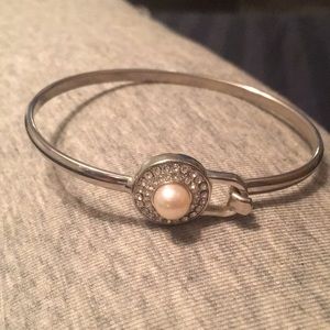 Vantel Pearls Jewelry - Vantel pearls bangle Vantel Pearls Jewelry - Vantel pearls bangle
